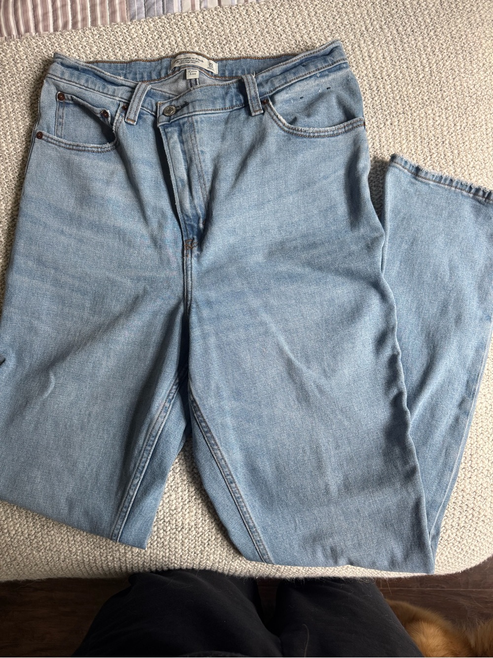 Abercrombie & Fitch Light Wash Straight Leg Women's Jeans 30-10Long